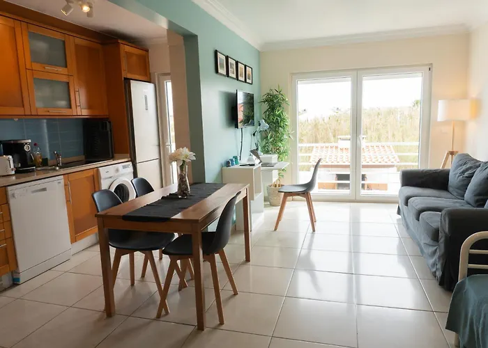 Baleal: Close To The Sea + Pool Apartament